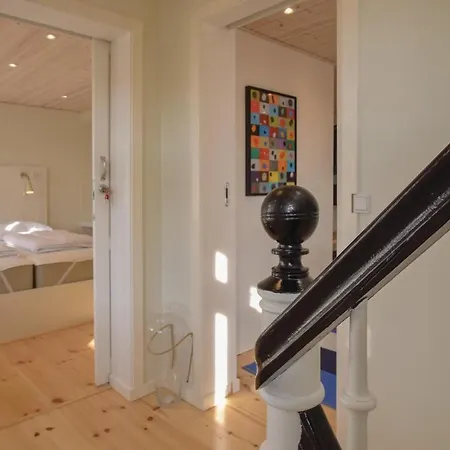Three-bedroom In Apartamento