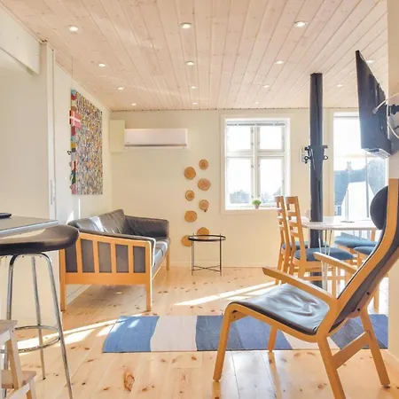 Three-bedroom In Apartamento