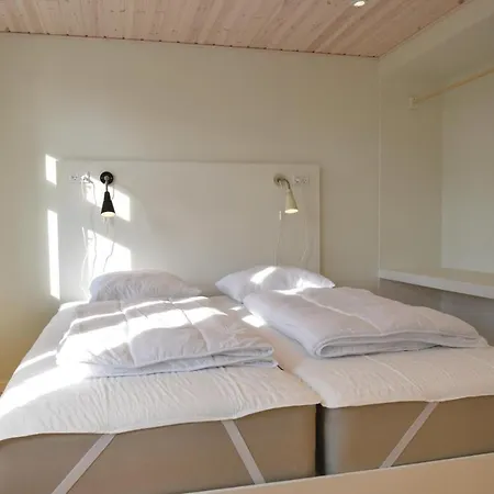 Three-bedroom In Apartamento *